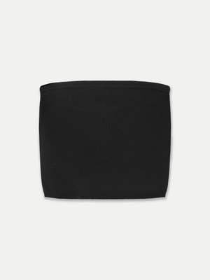 Minimalist black Preston Midi Bandeau in 100% Good Earth Cotton providing a smooth and elongated shape.