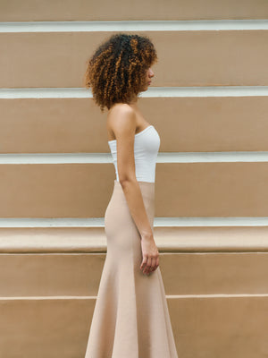 Side profile of the white Preston top in 100% Good Earth Cotton for a secure everyday fit.